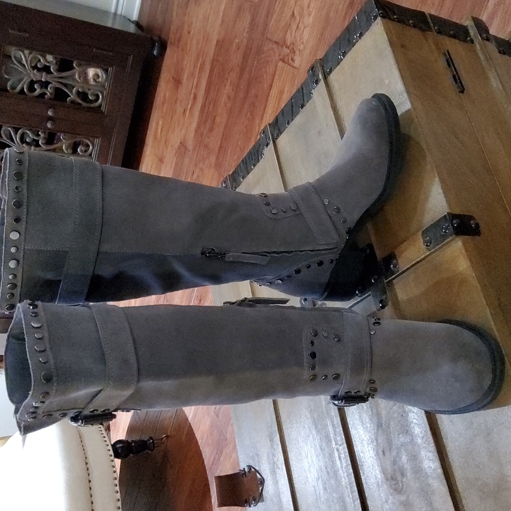 Sam Edelman Deryn Stud Moto Boots. Gray Suede. size 8